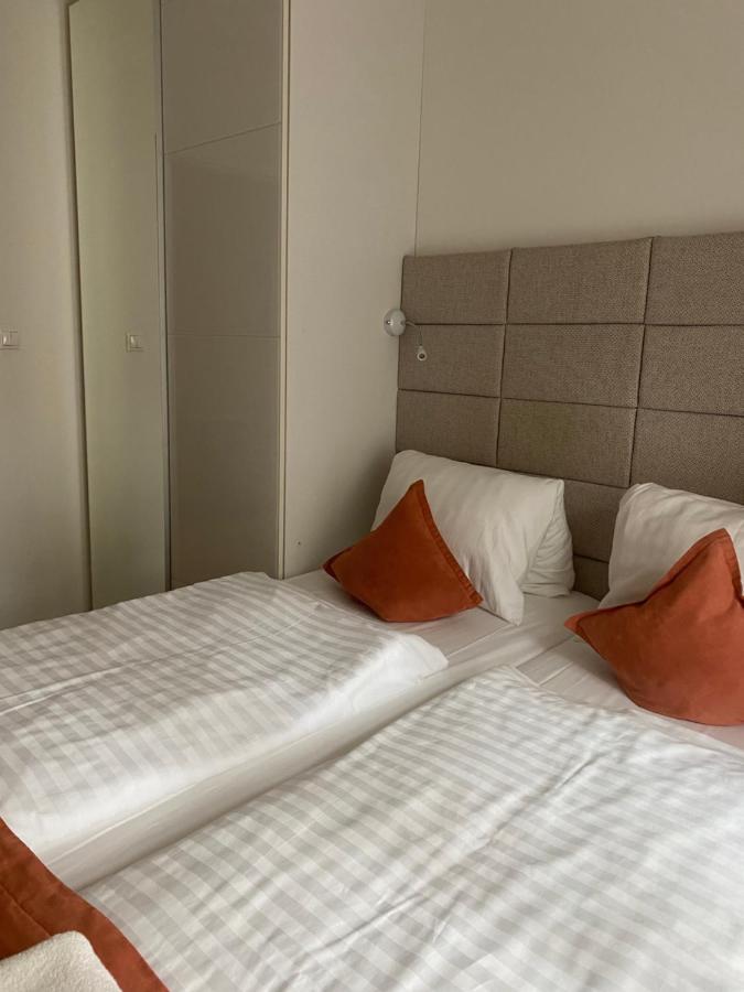 วีไอพี อพาร์ตเมนต์ Apartment บราติสลาวา ภายนอก รูปภาพ