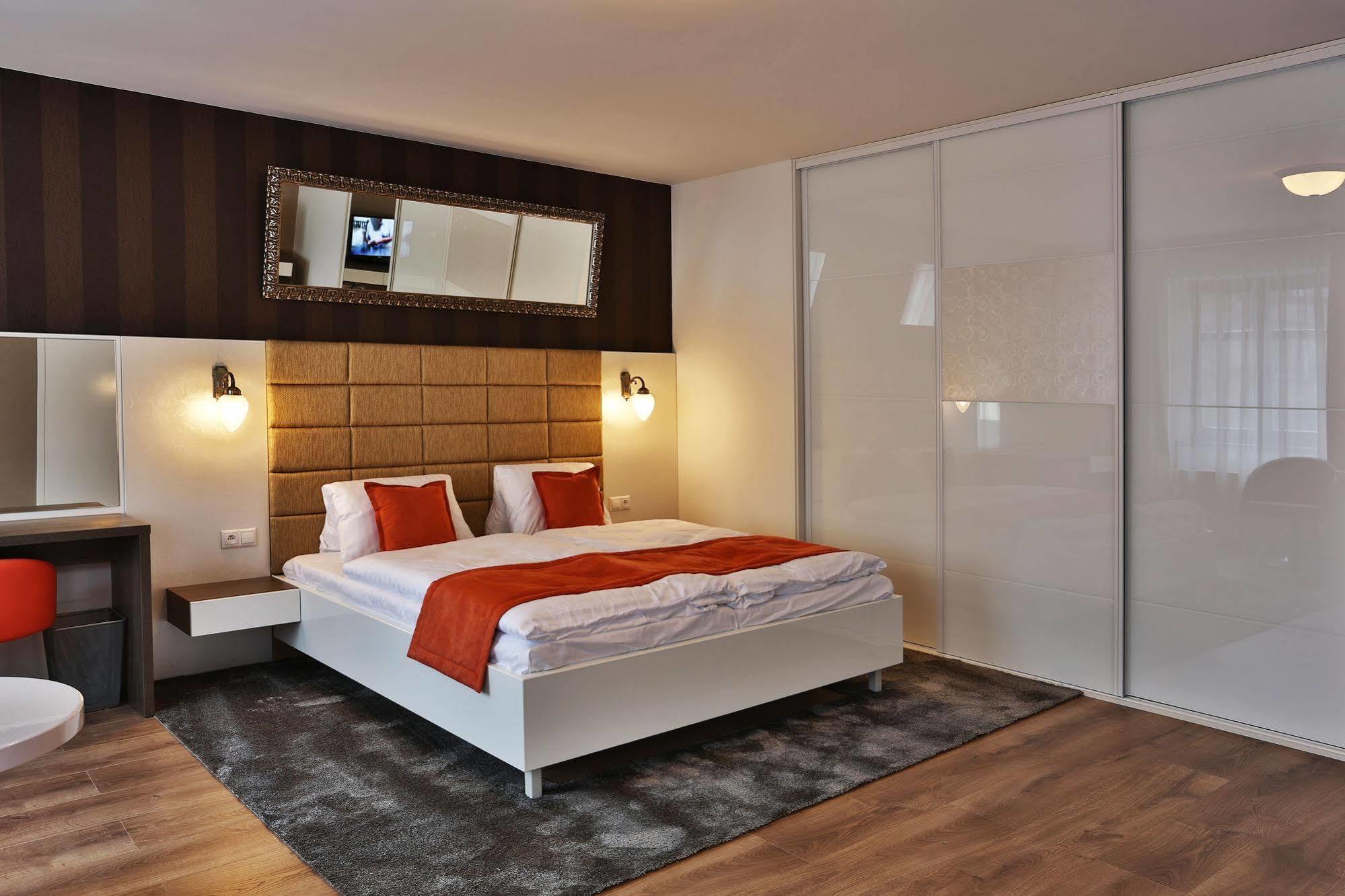 วีไอพี อพาร์ตเมนต์ Apartment บราติสลาวา ภายนอก รูปภาพ