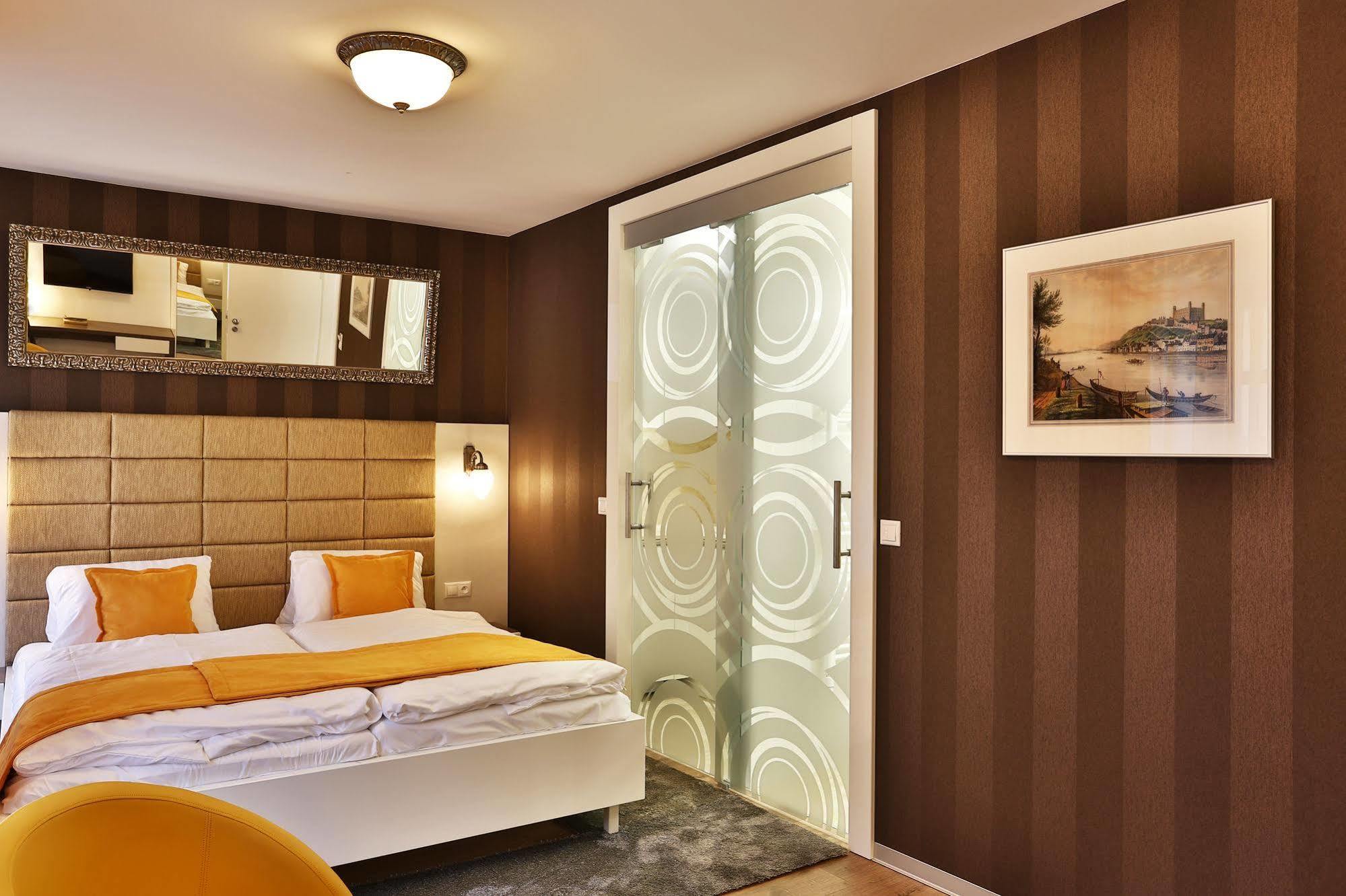 วีไอพี อพาร์ตเมนต์ Apartment บราติสลาวา ภายนอก รูปภาพ